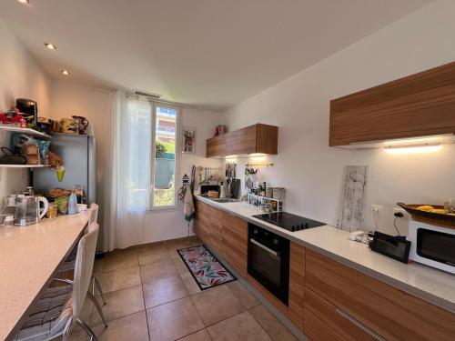 Peaceful Villa Walk to Antibes Beaches in Avenue de Cannes