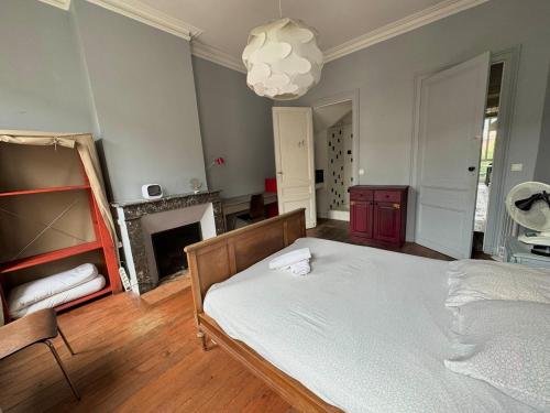 Louis Mie - T5 avec 4 Chambres 3 Salles de Bain au Centre de Bordeaux in ボルドー