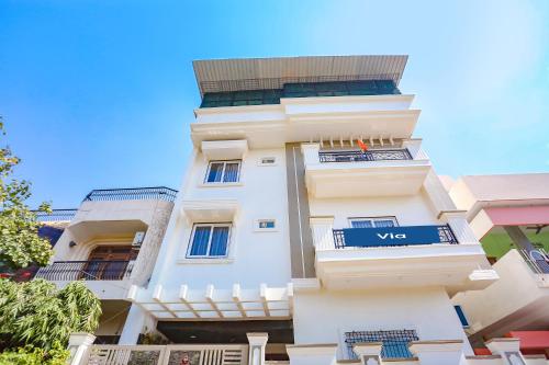 Oyo Flagship Aditya Guest House - Varanasi