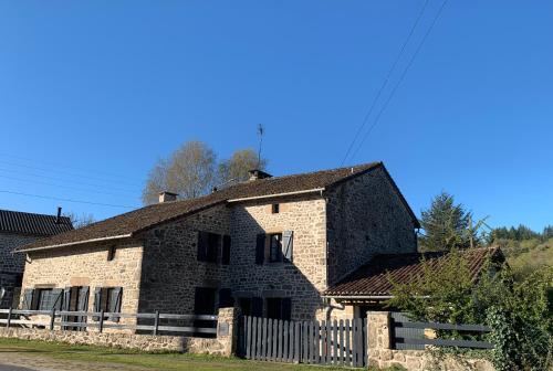 Exterior view, Vacances au Lac de Saint-Pardoux in Nieul