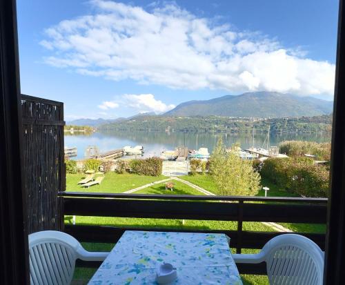 Lake view, 2-Room Apartment with Garden