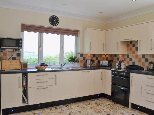 Kitchen, Glennydd in Bronant