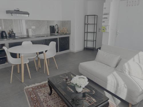Iekārtas, Rez-de-chaussée, jardin, 3 personnes, maison (Rez-de-chaussee, jardin, 3 personnes, maison) in Romeries