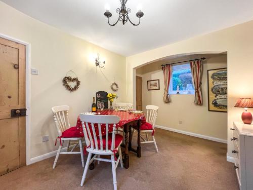 Facilities, Cleveden Cottage in Newholm