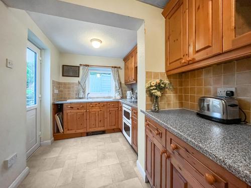 Kitchen, Cleveden Cottage in Newholm