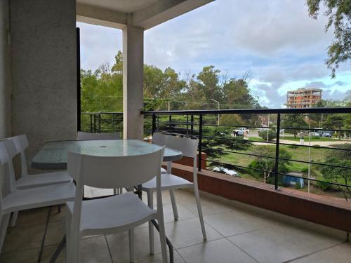 Divino dto zona centro con cochera y terraza con solarium propia - image 5