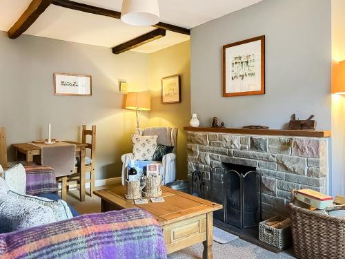 Half Moon Cottage in Brafferton