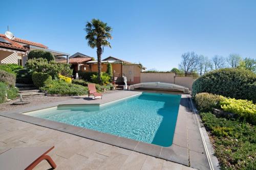 Le Pigeonnier De La Villa Lamoure chambre d'hôte Nohic