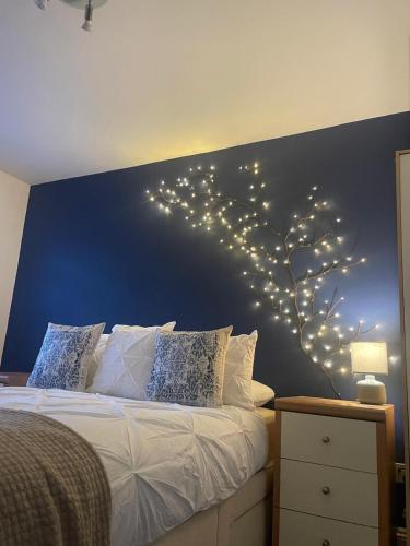 Hopkins Hideaway - 2 Bedroom House, Parking, Garden, Wifi, Vacation or Contractor Stay, close to Bea in Littledown and Iford