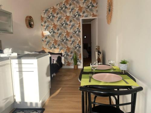 ห้องครัว, ღ Le Libero - Maisonnette T2 proche plage, Cosy in ชาร์เตลายอง ปาล์ค