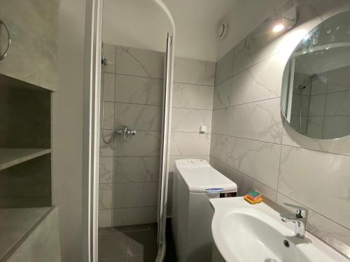 Bathroom, Apartman Hal Jozsef utca in Szigeti Kulvaros