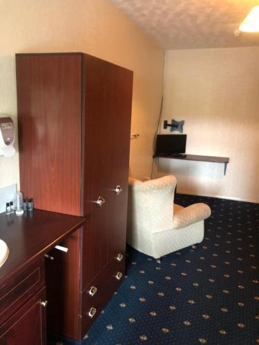 2 twin beds