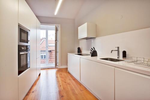 Lisbon Five Stars Apartments Combro 7 - image 10