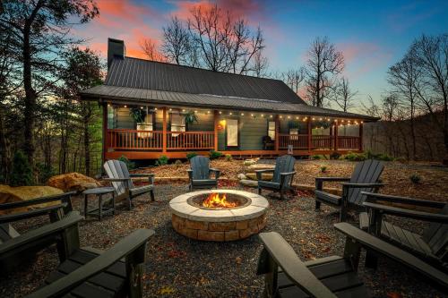 Theater - Gameroom - Firepit - Hot Tub
