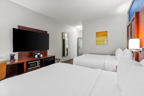 Comfort Inn Laurinburg - image 35