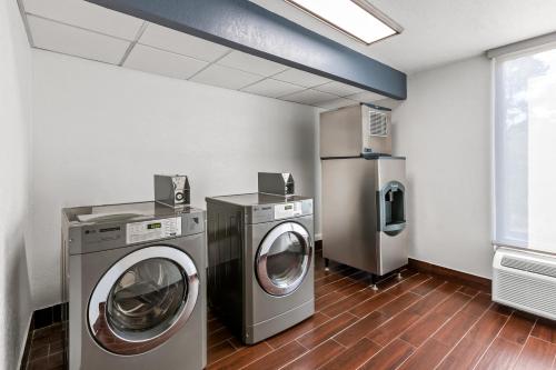 Comfort Inn Laurinburg - image 17