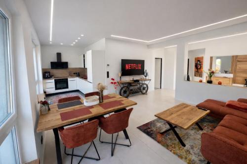 外部景觀, Moderne Ferienwohnung in Kleinheubach 24h Check in Fußbodenheizung Premium Ausstattung lichtdurchflu in 格羅斯伊巴赫