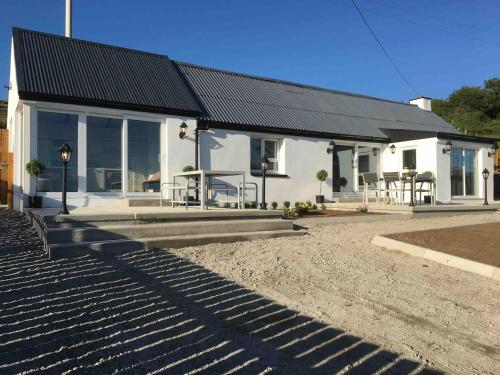 Brownes Sea View Cottage No 1 - Dungloe 14km in Lettermacaward