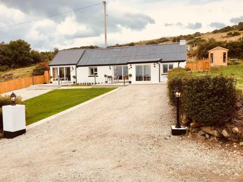 Brownes Sea View Cottage No 1 - Dungloe 14km in Lettermacaward