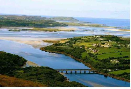 Brownes Sea View Cottage No 1 - Dungloe 14km in Lettermacaward
