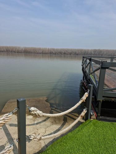 Sap Pool House in Vinca