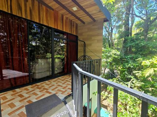 Roca Verde - Cabana entre arboles in Monteverde