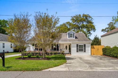 Whispering Marsh Hideaway - Peaceful House – khách sạn tại Murrells Inlet