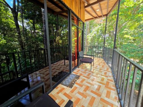 Roca Verde - Cabana entre arboles in Monteverde