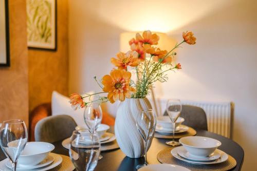Ételek és italok, Relaxing 2-Bed Retreat by 53 Degrees Property with Easy Wrexham Access in Wrexham
