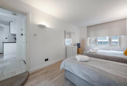 Liverpool Street Station - Stylish Apartment - image 11