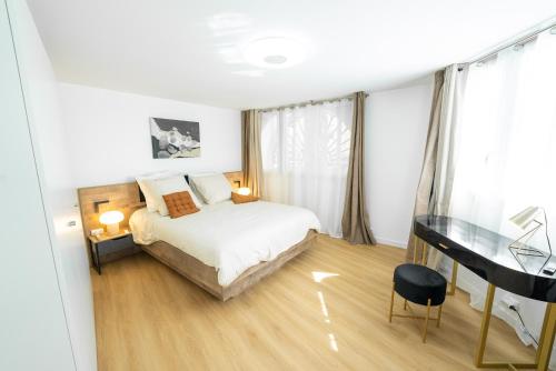 Appartement rénové avec parking quartier historique