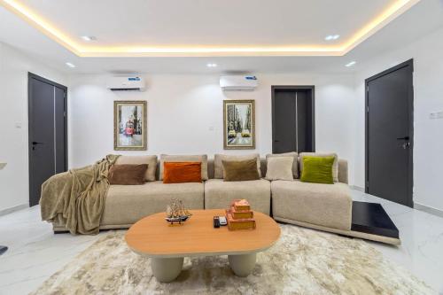 Mex 1 bedrooms Lekki phase1 - image 4