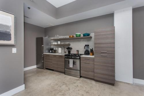Enchanted Abode by Atlanta Luxury Rentals - image 4
