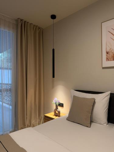2 bedrooms, 3 beds