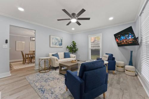 Facilities, Spacious 6BR Duplex | Patio + Near BeltLine in Pittsburgh