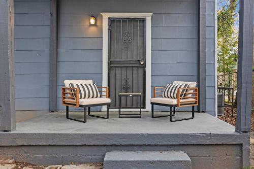 Balcony/terrace, Spacious 6BR Duplex | Patio + Near BeltLine in Pittsburgh