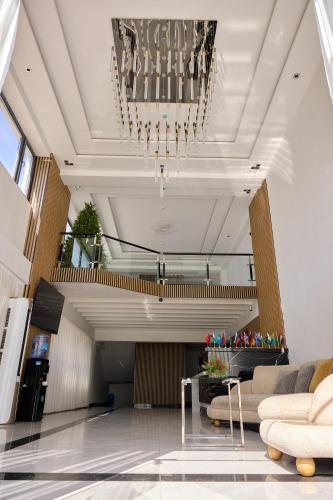 Amir Hotel – khách sạn tại Almazar District