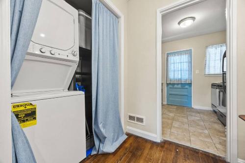 Private 2BR Unit Near Buckhead & Lenox Mall in Lindridge-Martin Manor