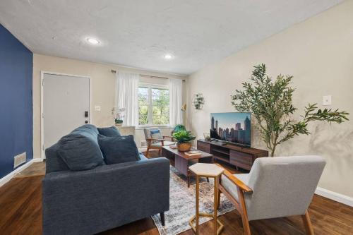Private 2BR Unit Near Buckhead & Lenox Mall in Lindridge-Martin Manor