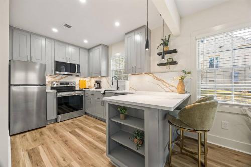 Kitchen, Stylish 3BR Atlanta Home Near Downtown & BeltLine in Cascade Road