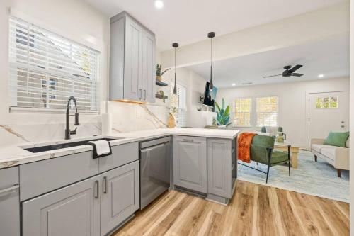 Kitchen, Stylish 3BR Atlanta Home Near Downtown & BeltLine in Cascade Road