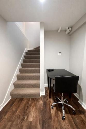 Flexhome West Town - Spacious 2BR Duplex in West Town