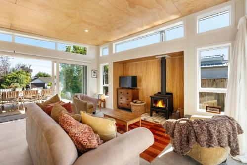 Fireside Lake Retreat – khách sạn tại Wharewaka