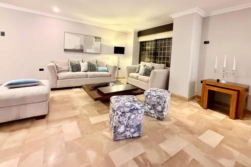 Large Apt in Lomas Urdesa with BBQ and Parking