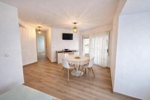 Stay In Sunrise Campello