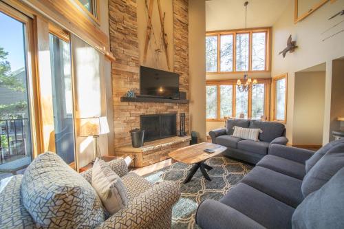 Pines 2045 by SummitCove Lodging in Keystone, USA