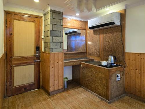 Instalaciones, Anandam Near Mall Road  in Shimla