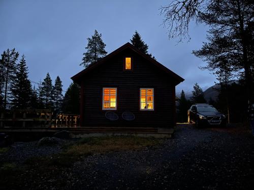 Tronstadbu- 1800s Cabin near Geirangerfjord & Slogen Hike in 海爾西特