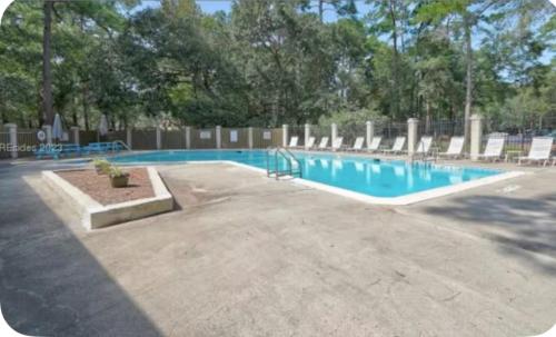 On Island | Pool | Tennis | Pet Friendly | Parking in Hilton Head Island Waterfront
