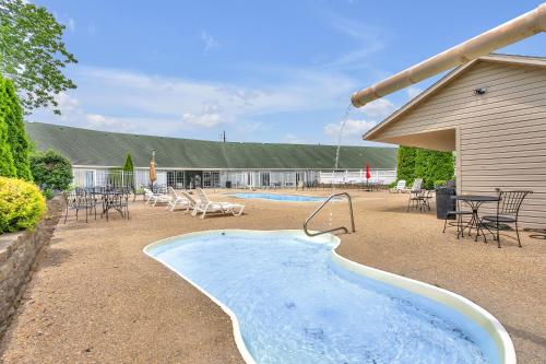 Indiana Beach Hotel - image 11